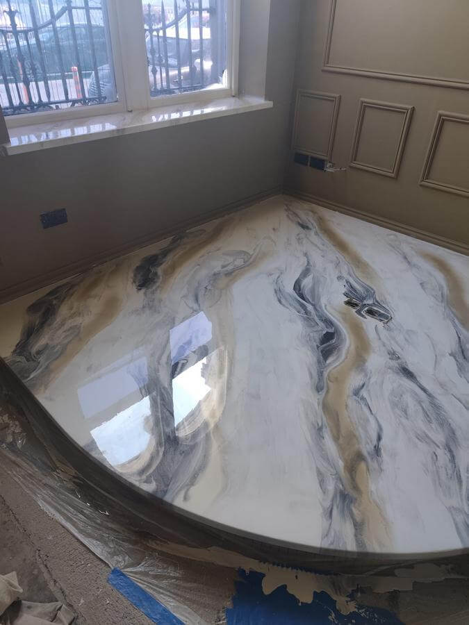 Marbled resin floor